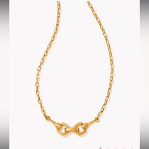 NWT Kendra Scott Beau Short Pendant Necklace in Vintage Gold